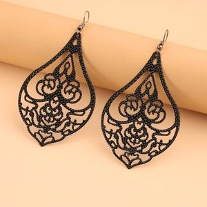 Hollow Out Water Drop Earrings